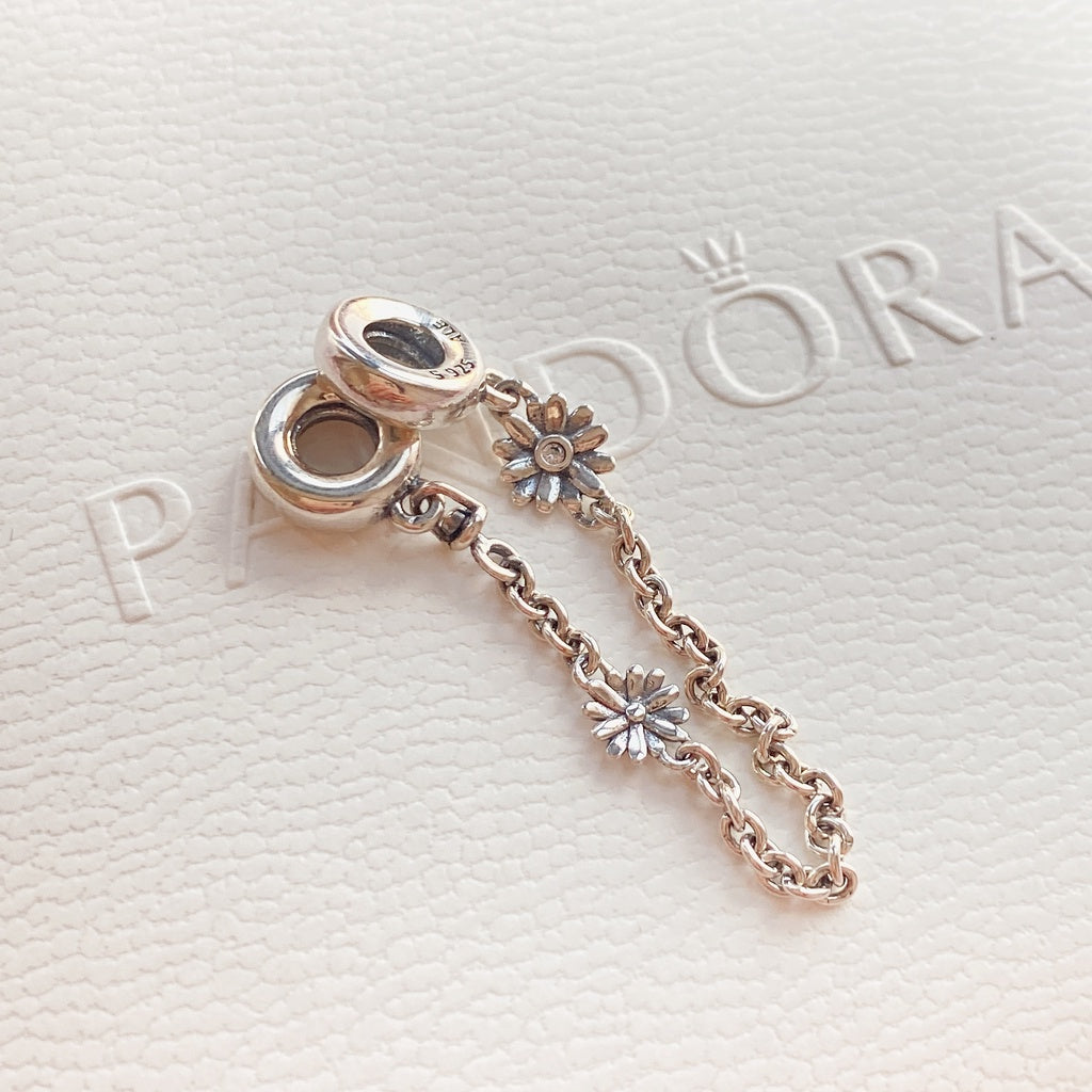 【Moments】Pan Daisy Flower Safety Chain Charm Sterling Silver 798764C01 Stone