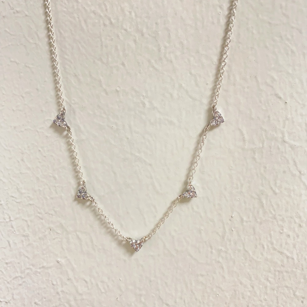 Pan Triple Stone Heart Station Chain Necklace 925 silver Choker stacking Hypoallergenic 393160C01