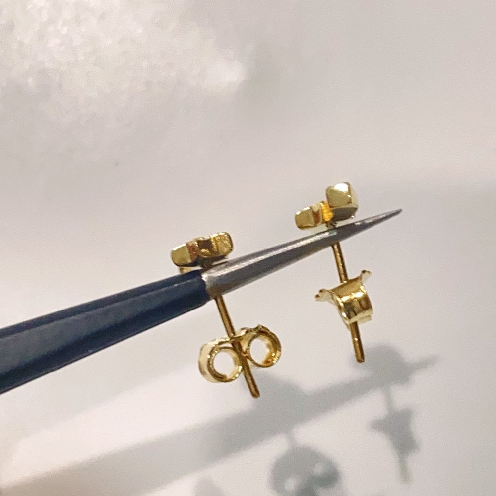 Shooting Star Pavé Stud Earrings 262375C01 gold earrings