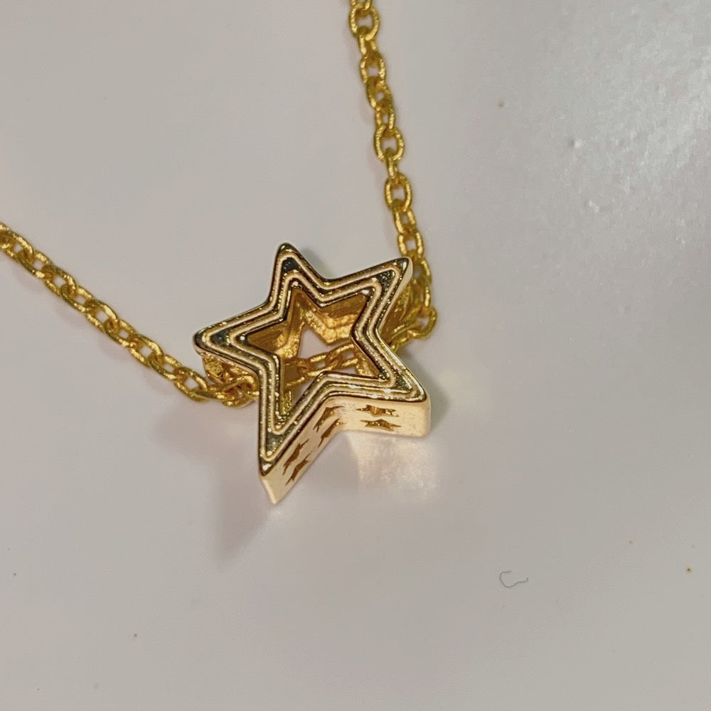 【Moments】PAN Radiant Star Charm 752361C00 gold Classic Hollow three-dimensional star pendant