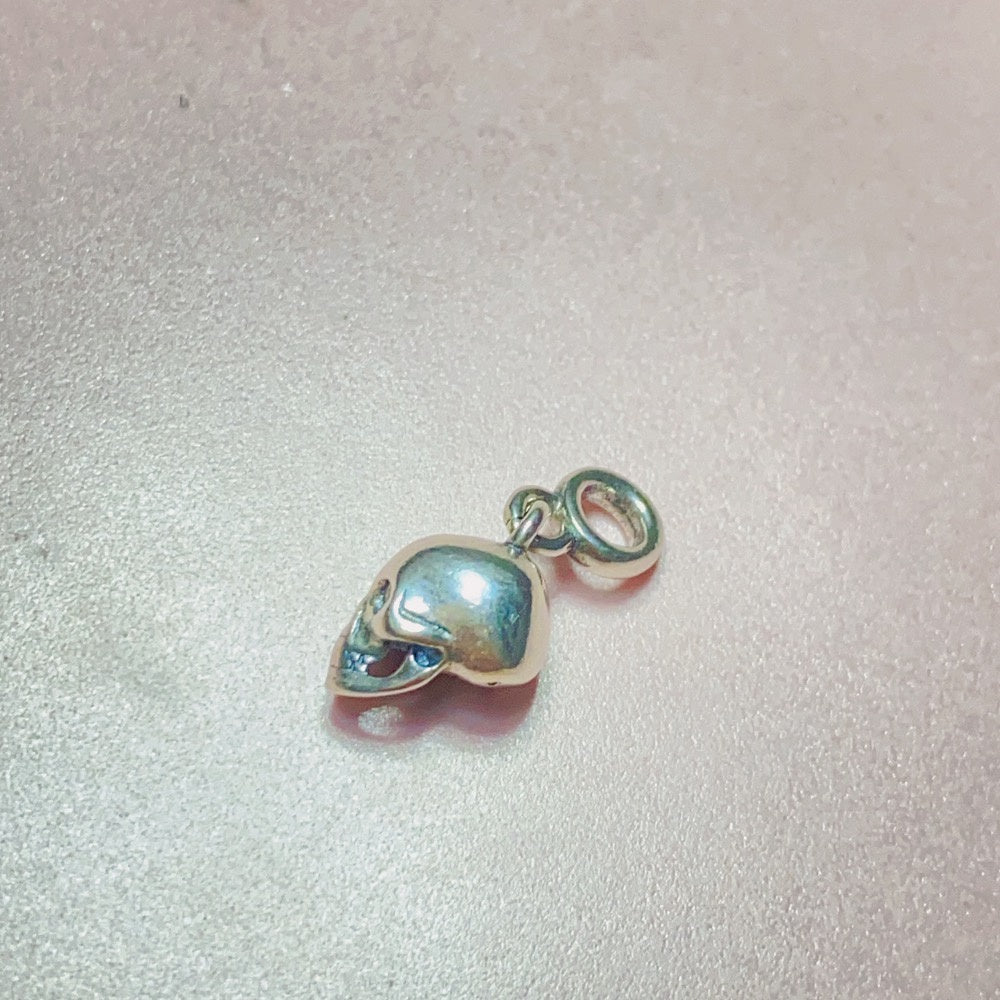 【ME】【ESSENCE】ME Skull Mini Dangle Charm 792804C01 mini skull pendant
