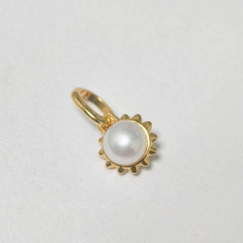 【ME/Moments】PAN Treated Freshwater Cultured Pearl Sun Mini Dangle Charm necklace pendant 763035C01