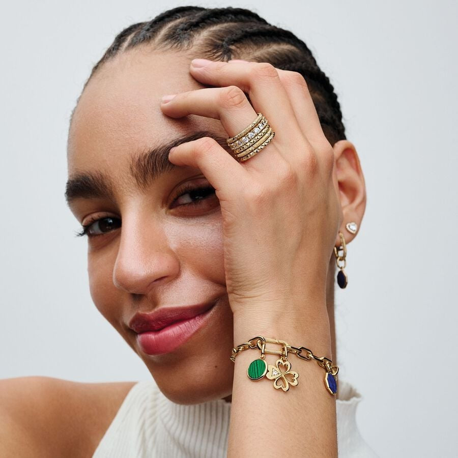 【ME/Moments】PAN Heart Four-leaf Clover Medallion Charm 763034C01 gold insect cartoon