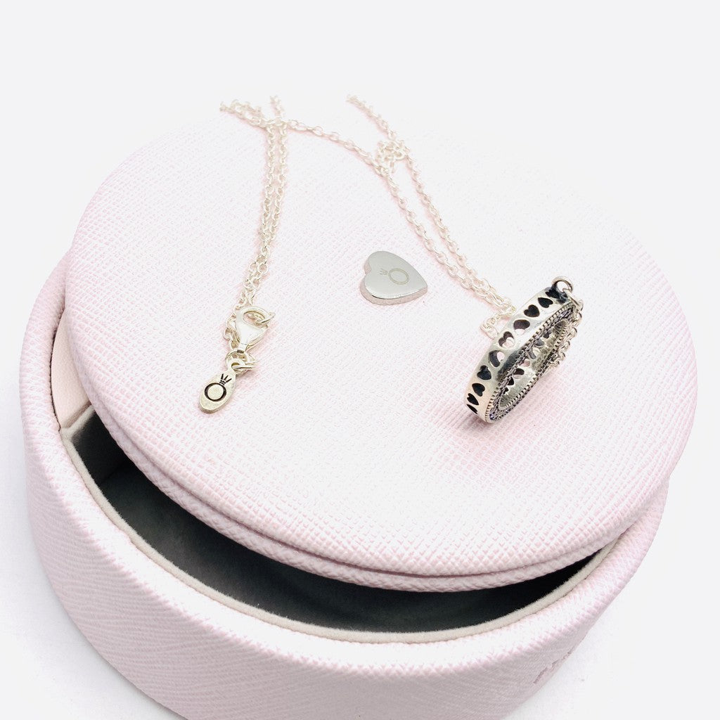 PAN logo reversible collier heart necklace  Small circle necklace 368651C01 368651C01 387436C01 580514CZ 397436CZ 590514CZ
