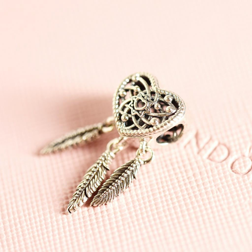 【Moments】PAN Openwork Heart & Three Feathers Dreamcatcher Charm 799107C00 pendant  925 silver