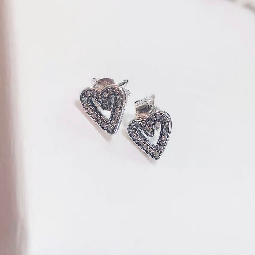 Pan Sparkling Freehand Heart Stud Earrings 925 silver for women diamond 298685C01