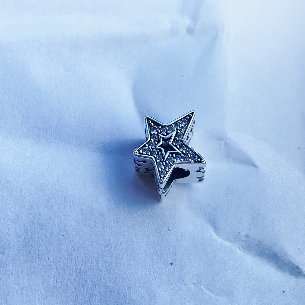 【Moments】Pan Sparkling Asymmetric Star Charm 790016C01 srar charm with stone Sterling silver