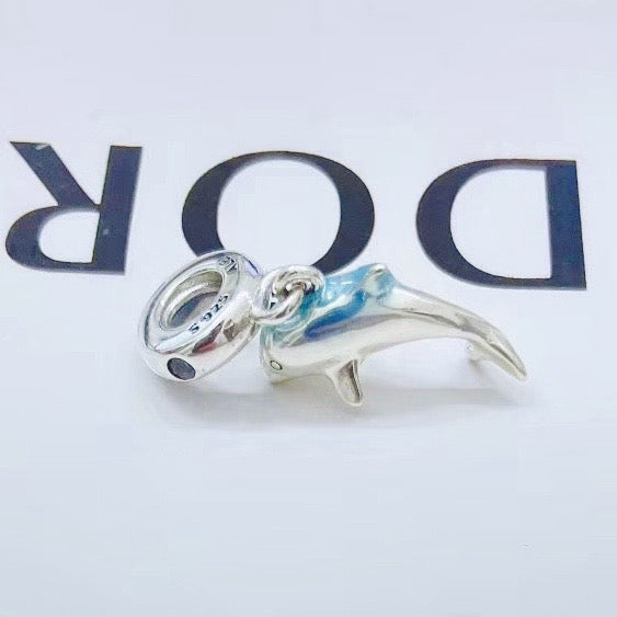 【Moments】Shimmering Dolphin Dangle Charm 798947C01 pendant charm blue 925 silver bracelet charm 2020