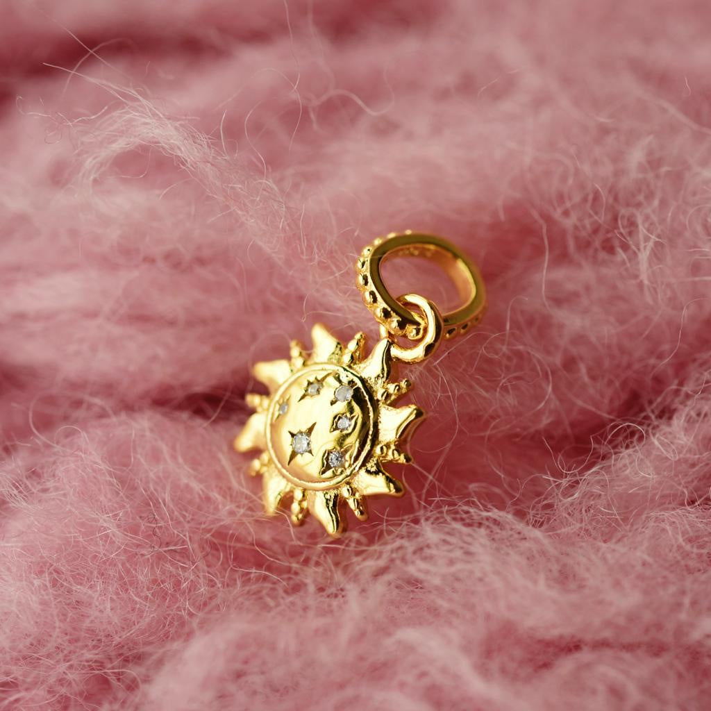 【MOMENTS】 PAN Sparkling Sun Pendant charm gold 368793C01 gold pendant