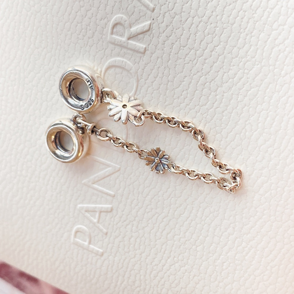 【Moments】Pan Daisy Flower Safety Chain Charm  Sterling Silver 798764C01 Stone