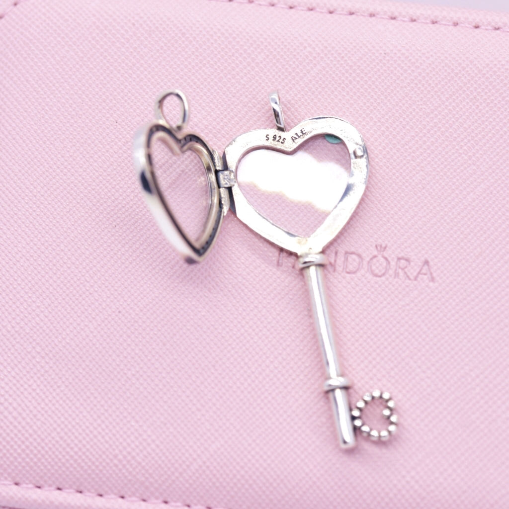 PAN FLOATING LOCKET HEART KEY NECKLACE 925 silver Pendant for women chain 396581CZ