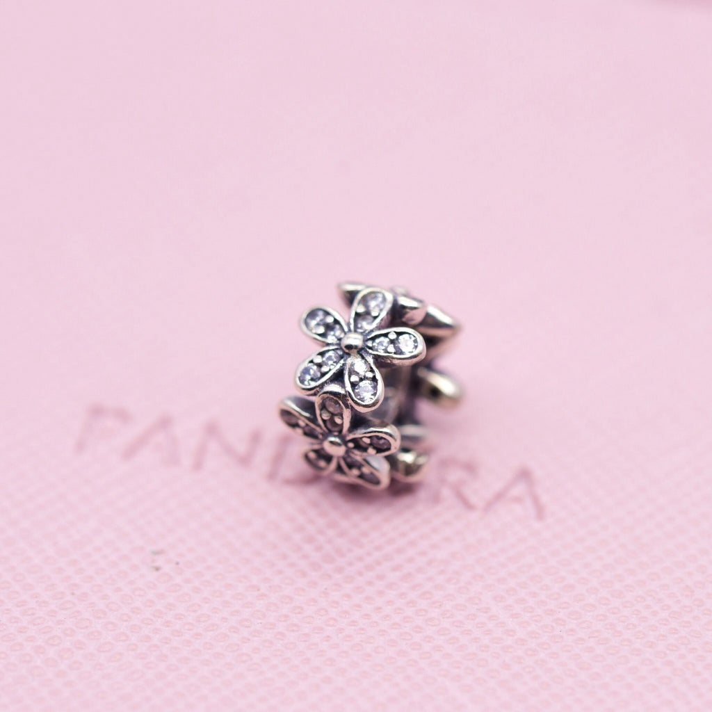 【Moments】Pan DAZZLING DAISIES SPACER CHARM 925 Silver for women daisy charm 792053CZ