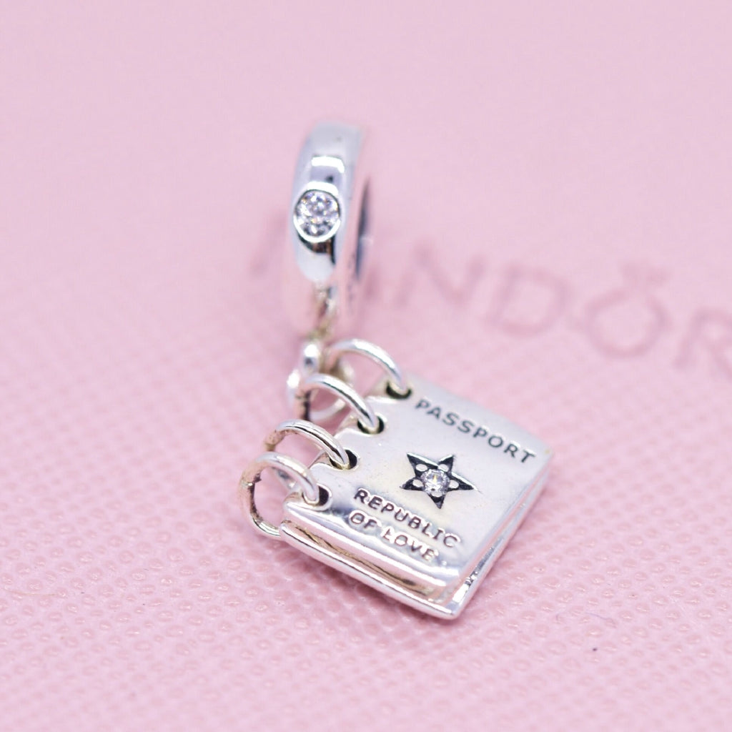 【Moments】PASSPORT OF LOVE CHARM 925 Silver for women pendant 798402C01