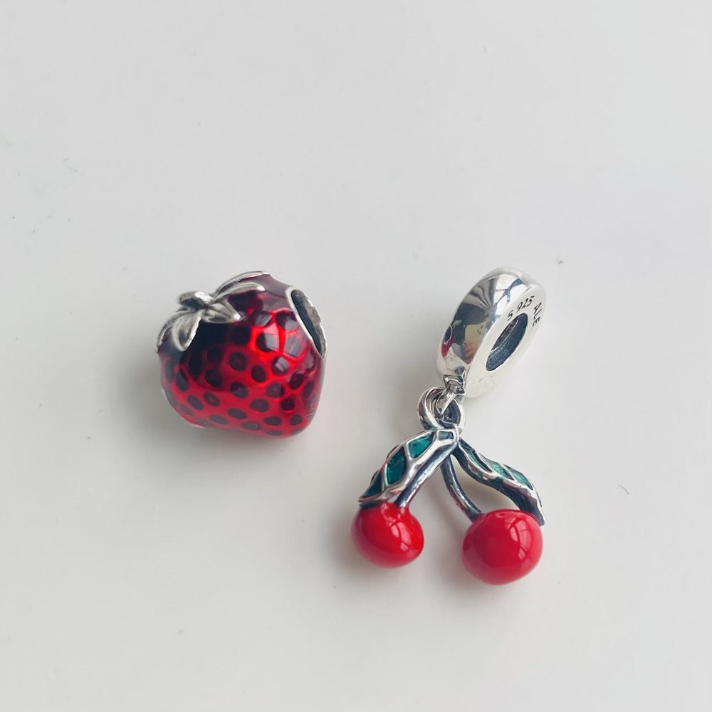 【Moments】Pan Asymmetrical Cherry Fruit Dangle Charm 791583C01 Red fruit pendant