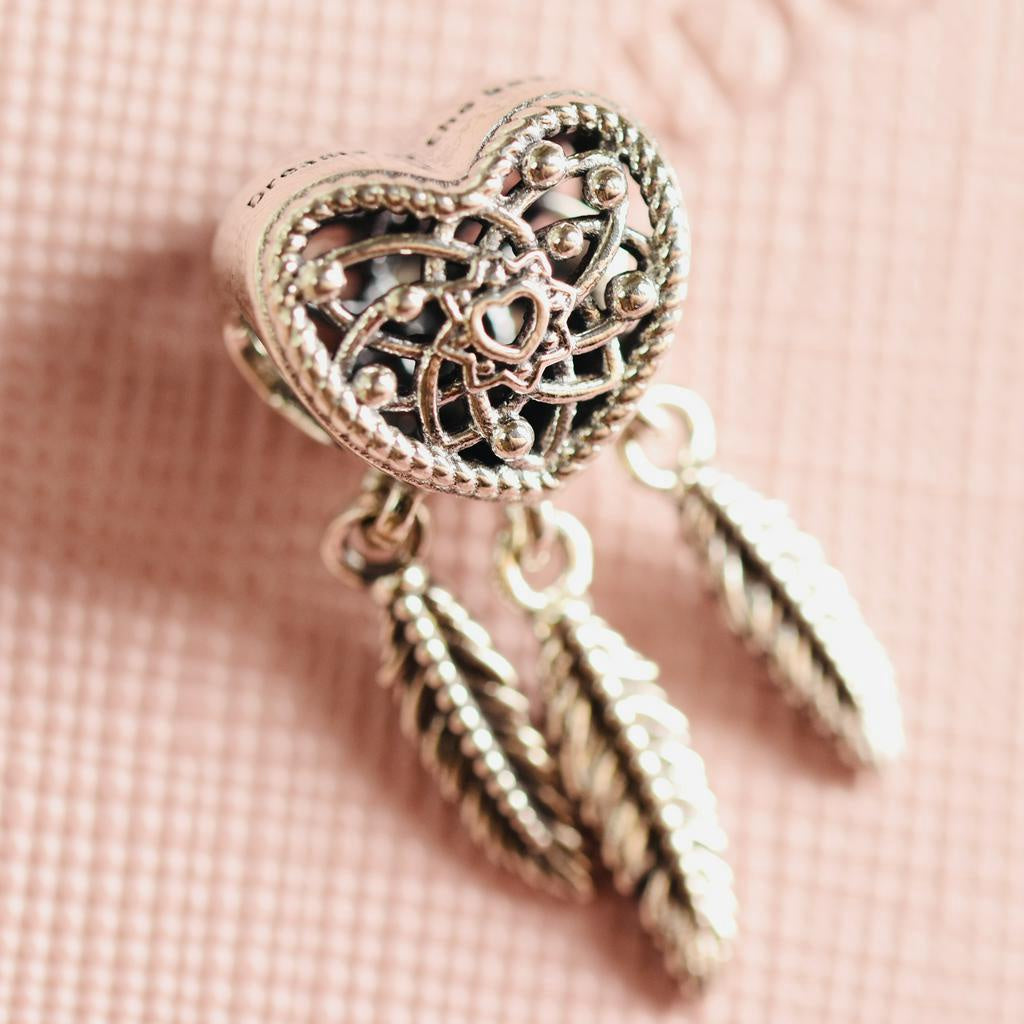 【Moments】PAN Openwork Heart & Three Feathers Dreamcatcher Charm 799107C00 pendant  925 silver