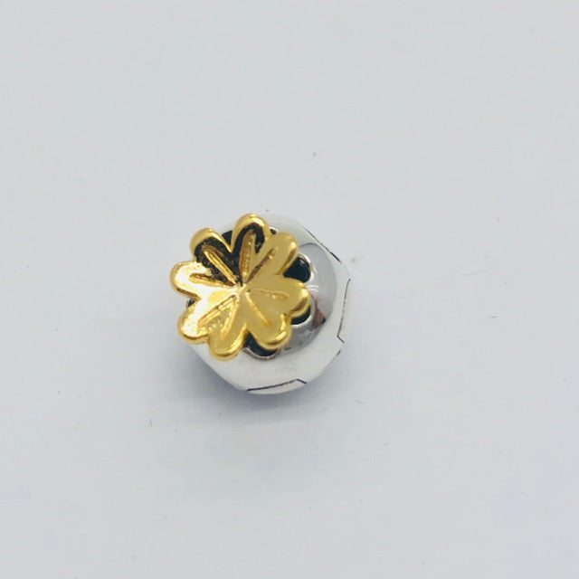 【Moments】Shining Clover clip charm two-tone 925 silver luck for pan 768000CZ