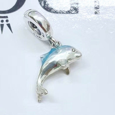 【Moments】Shimmering Dolphin Dangle Charm 798947C01 pendant charm blue 925 silver bracelet charm 2020