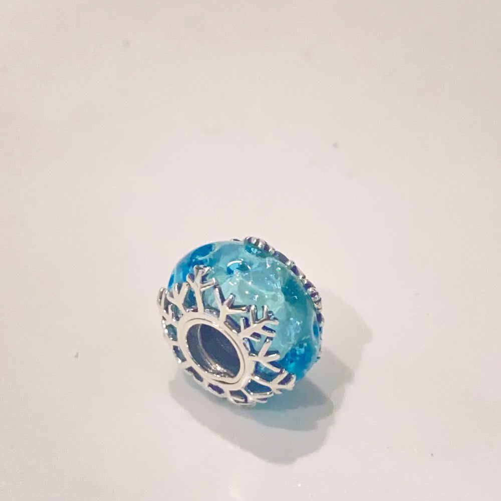 【Moments】Winter Blue Snowflake Murano Charm 792377C00 Glass 925 silver pale blue frosty effect