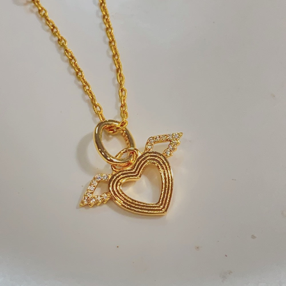 【Moments】PAN Heart & Angel Wings Dangle Charm 752362C01 gold Classic Hollow luck pendant