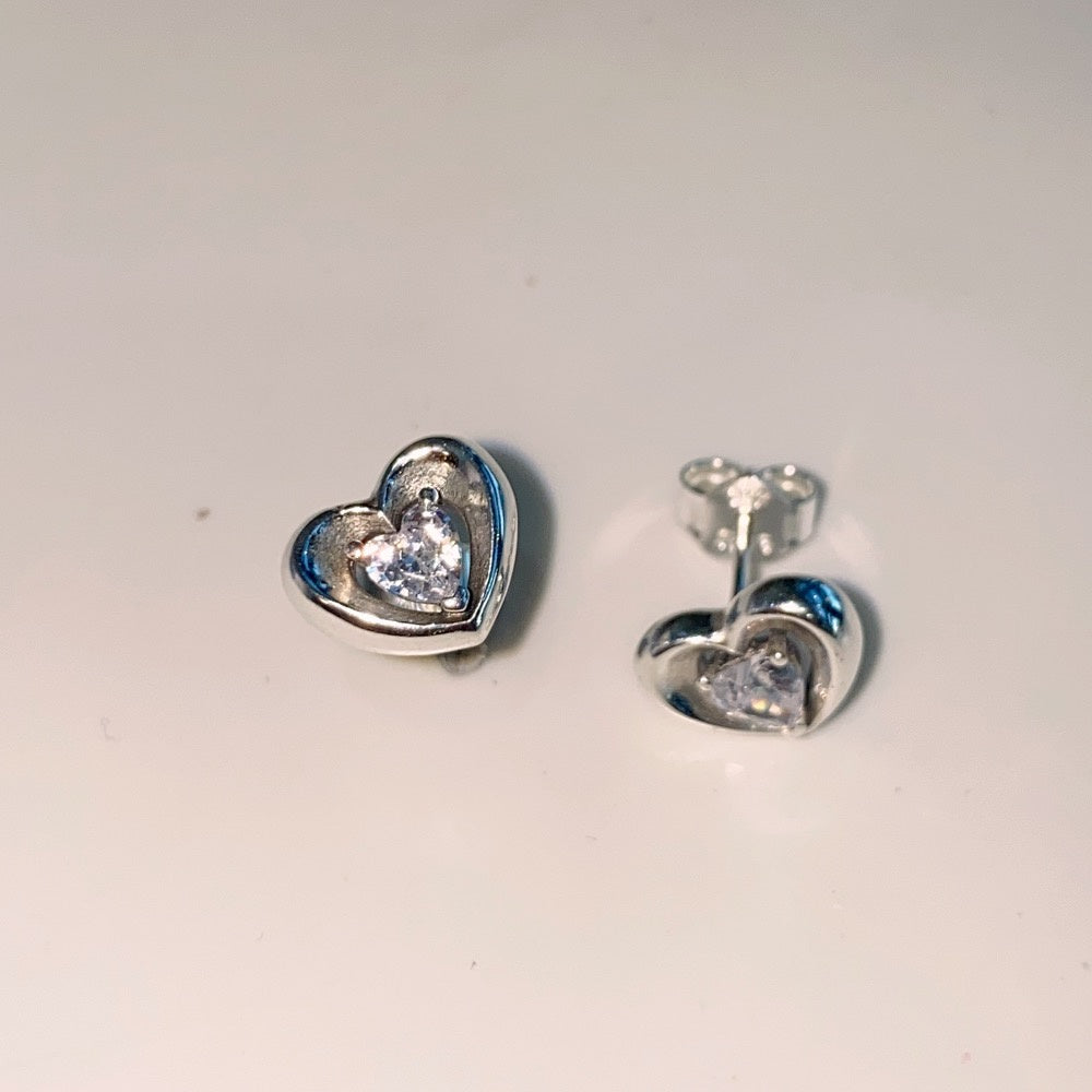 PAN Radiant Heart & Floating Stone Stud Earrings 925 silver 292500C01 Classic style