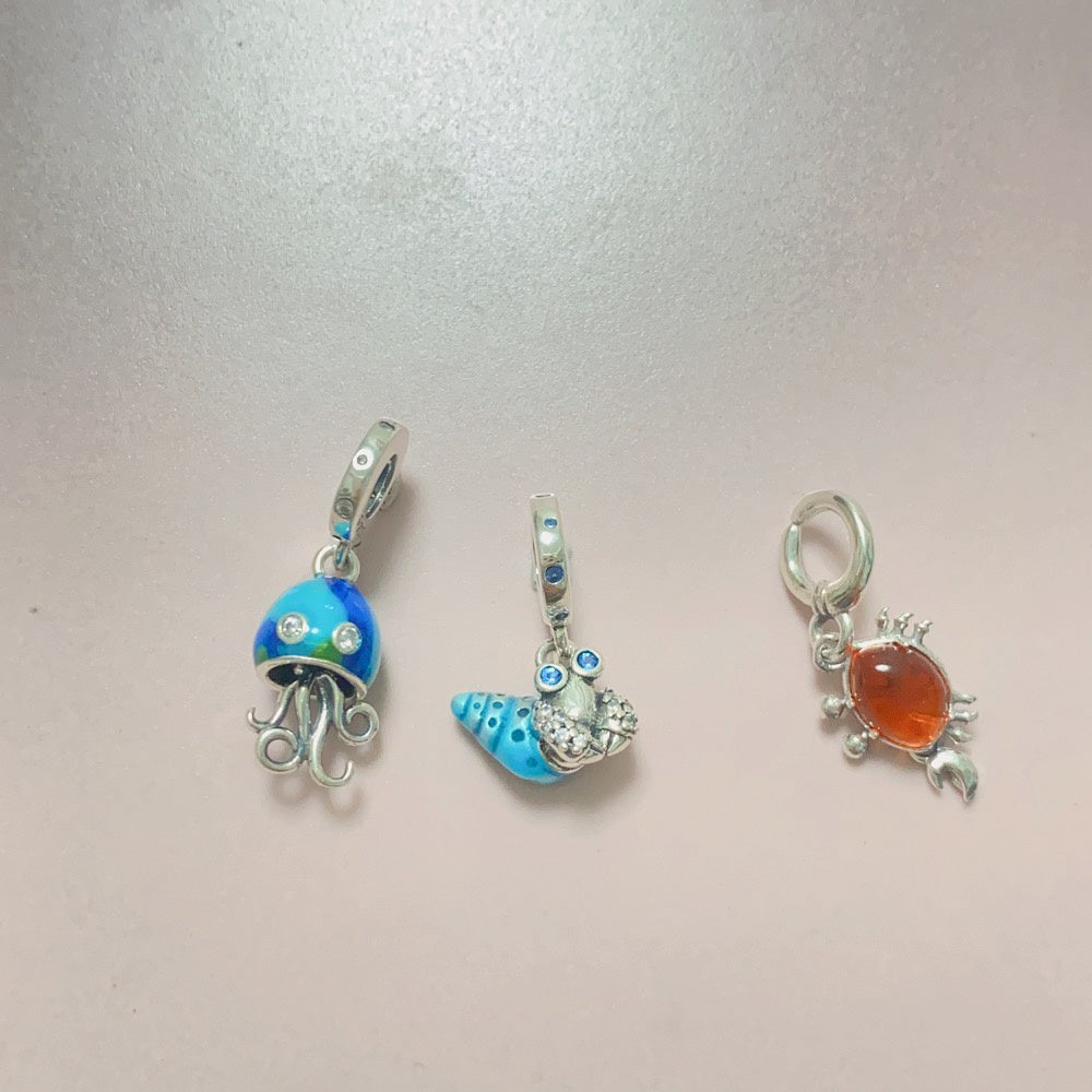 【Moments】Glow-in-the-dark Hermit Crab Dangle Charm 792700C01 925 Silver animal Blue ocean pendant