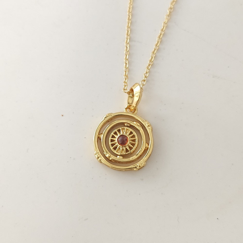 【Moments】PAN Game of Thrones Spinning Astrolabe Dangle Charm gold pendant  762971C01 cartoon