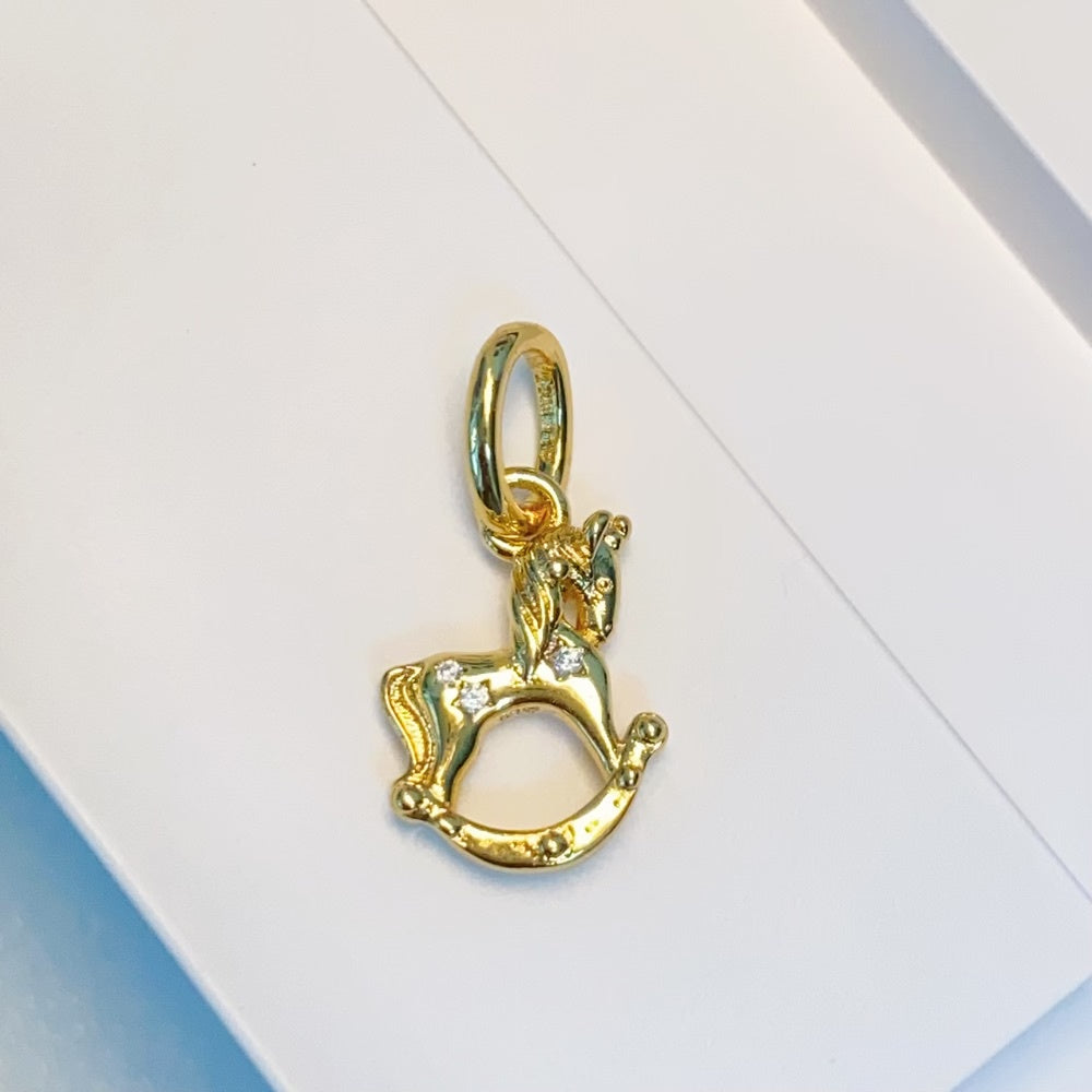 【Moments】Pan Rocking Unicorn Dangle Charm 762978C01 Gold cartoon animals christmas pandant