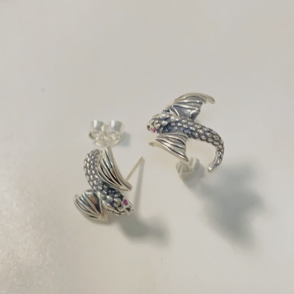 PAN Game of Thrones Curved Dragon Stud Earrings 292970C01 925 Sterling Silver cartoon cool