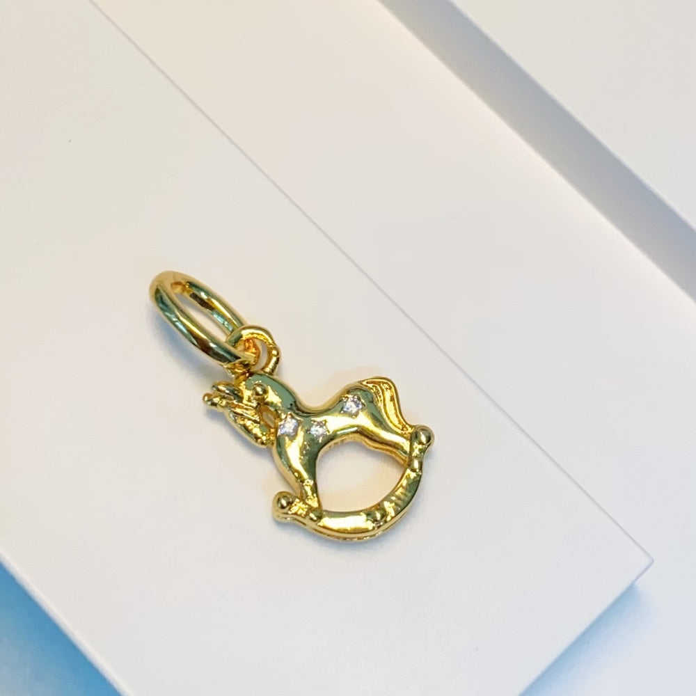 【Moments】Pan Rocking Unicorn Dangle Charm 762978C01 Gold cartoon animals christmas pandant
