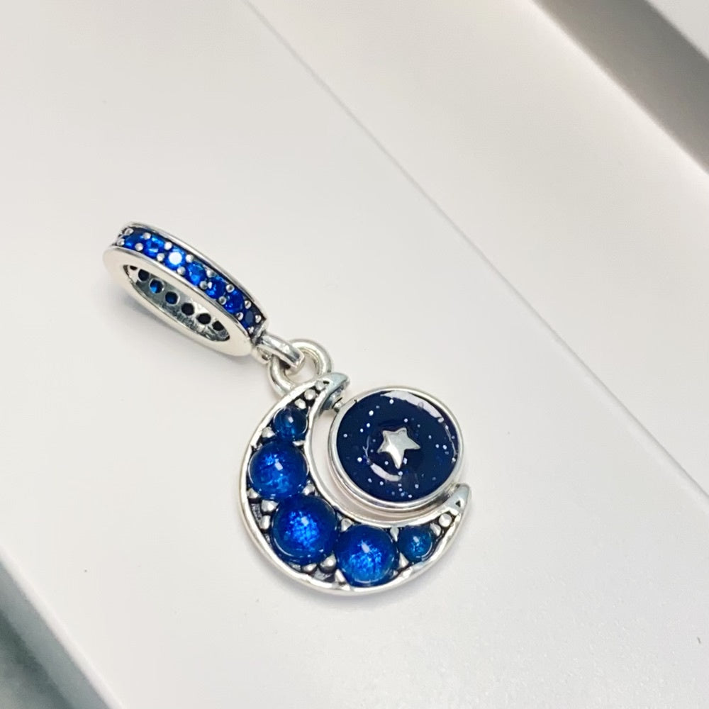 【Moments】Pan Sparkling Moon Spinning Dangle Charm 792979C01 925 silver pandant blue