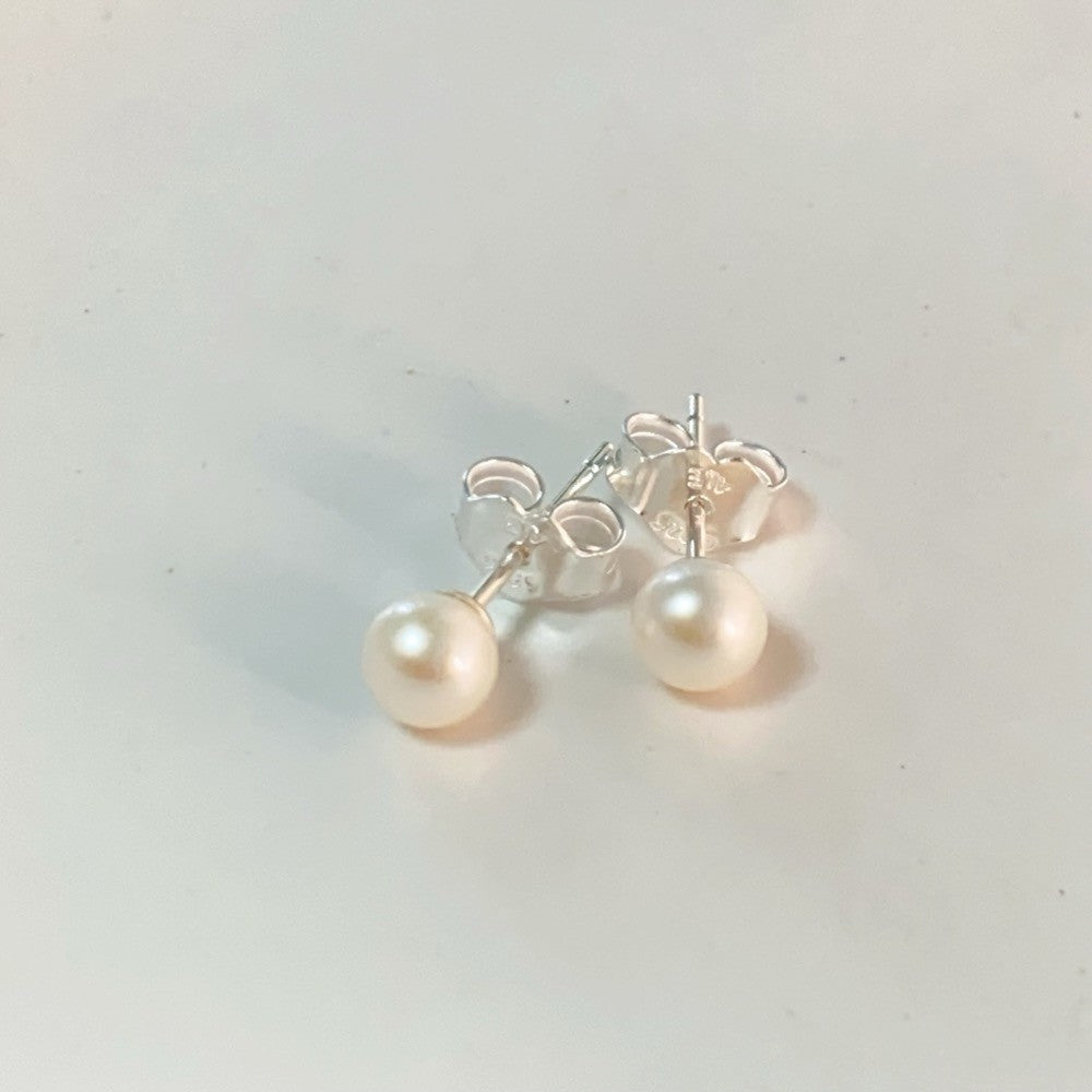 PAN Treated Freshwater Cultured Pearl 4.5mm Stud Earrings 293168C01 Classic real pearl Round