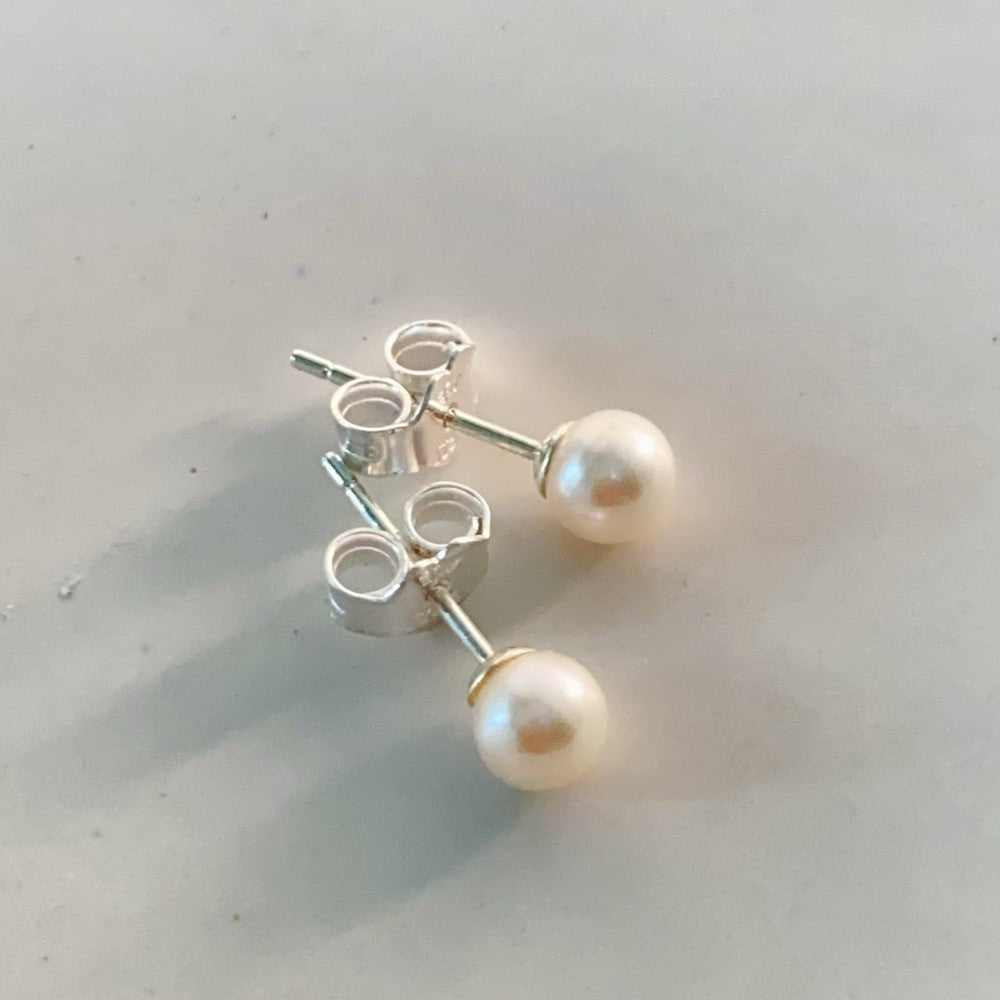 PAN Treated Freshwater Cultured Pearl 4.5mm Stud Earrings 293168C01 Classic real pearl Round