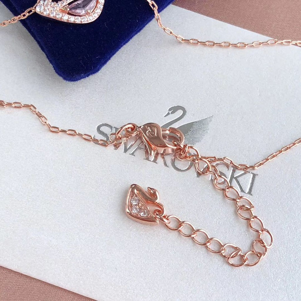 Swarovski Dazzling Swan Necklace romantic female chain rose gold pink stone