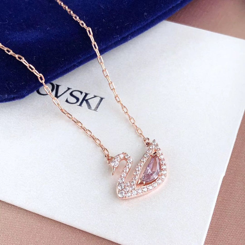 Swarovski Dazzling Swan Necklace romantic female chain rose gold pink stone